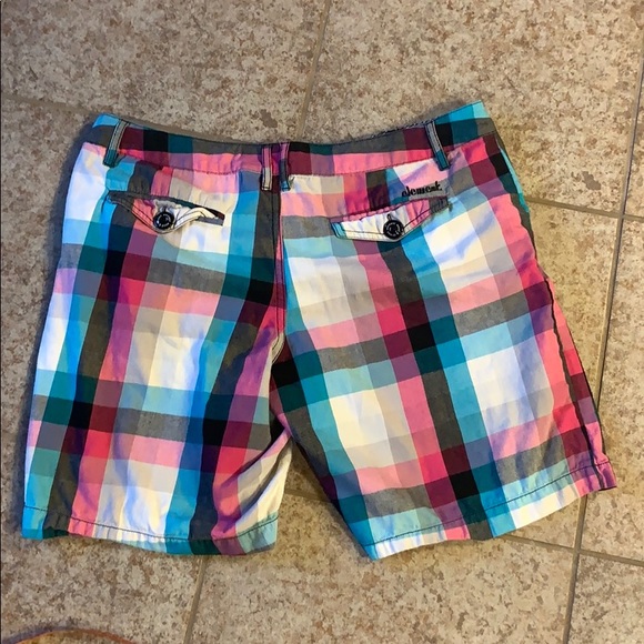 Element Shorts - Picture 5 of 6